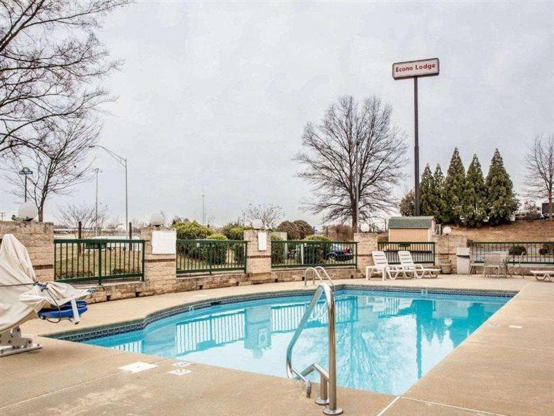 Red Roof Inn & Suites Cornelius - Lake Norman Zewnętrze zdjęcie