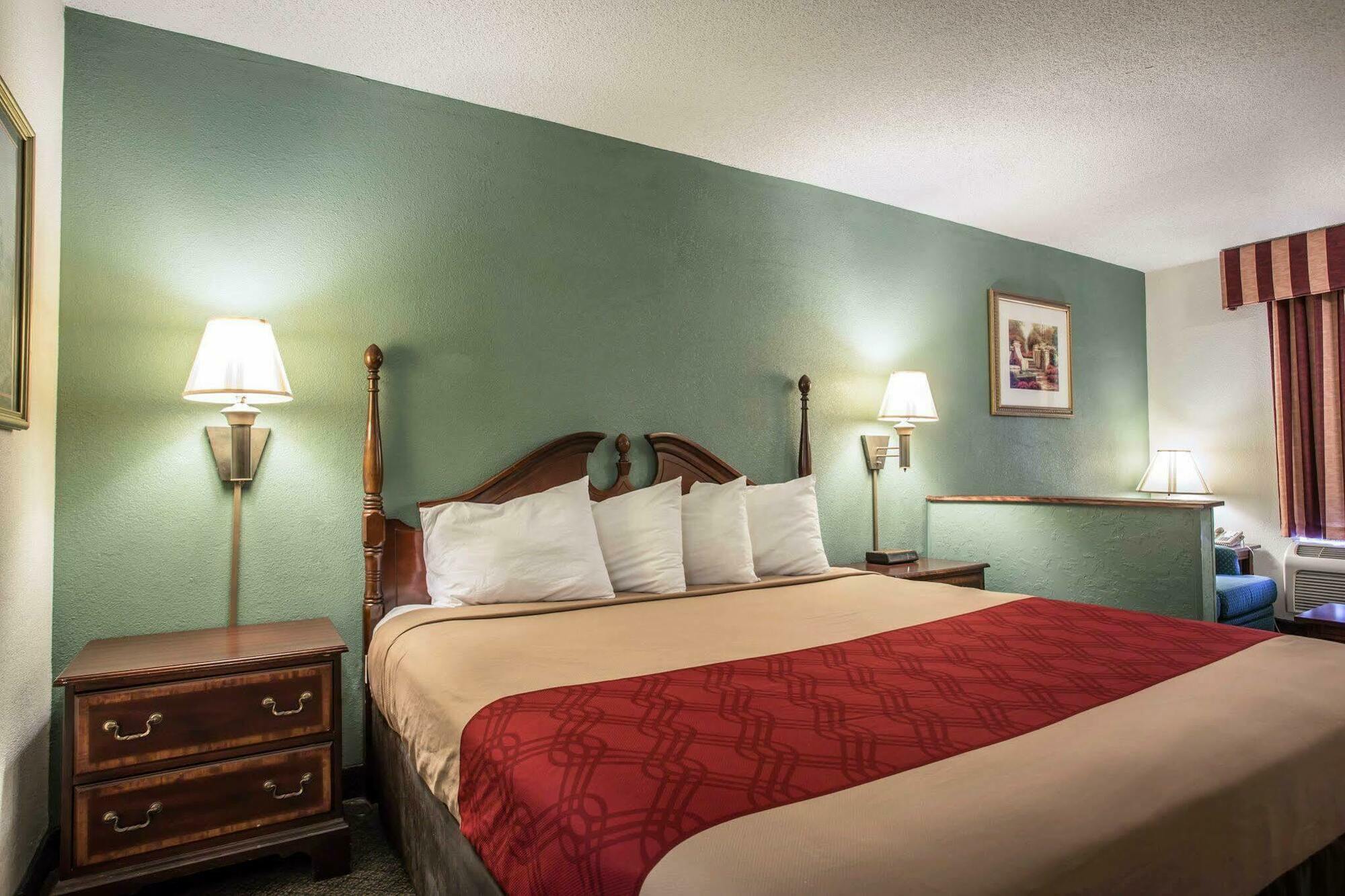 Red Roof Inn & Suites Cornelius - Lake Norman Zewnętrze zdjęcie