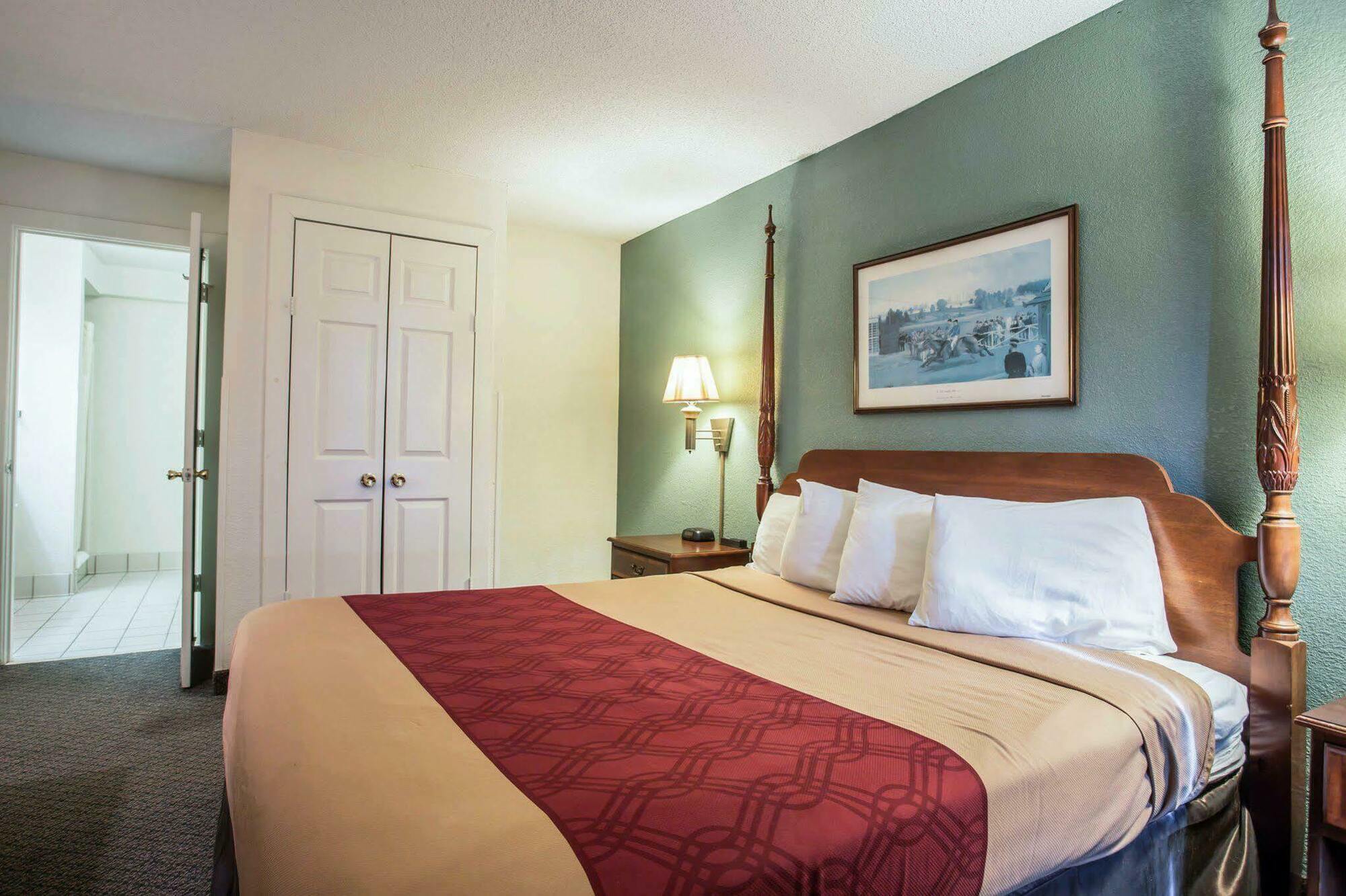 Red Roof Inn & Suites Cornelius - Lake Norman Zewnętrze zdjęcie